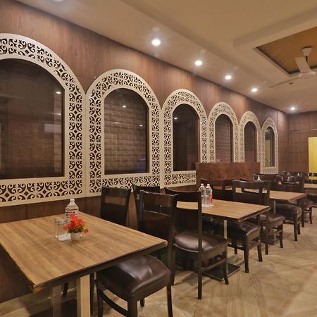 Hotel Janki Inn Sigra 2 Km From Kashi Vishwanath Dham 바라나시 외부 사진