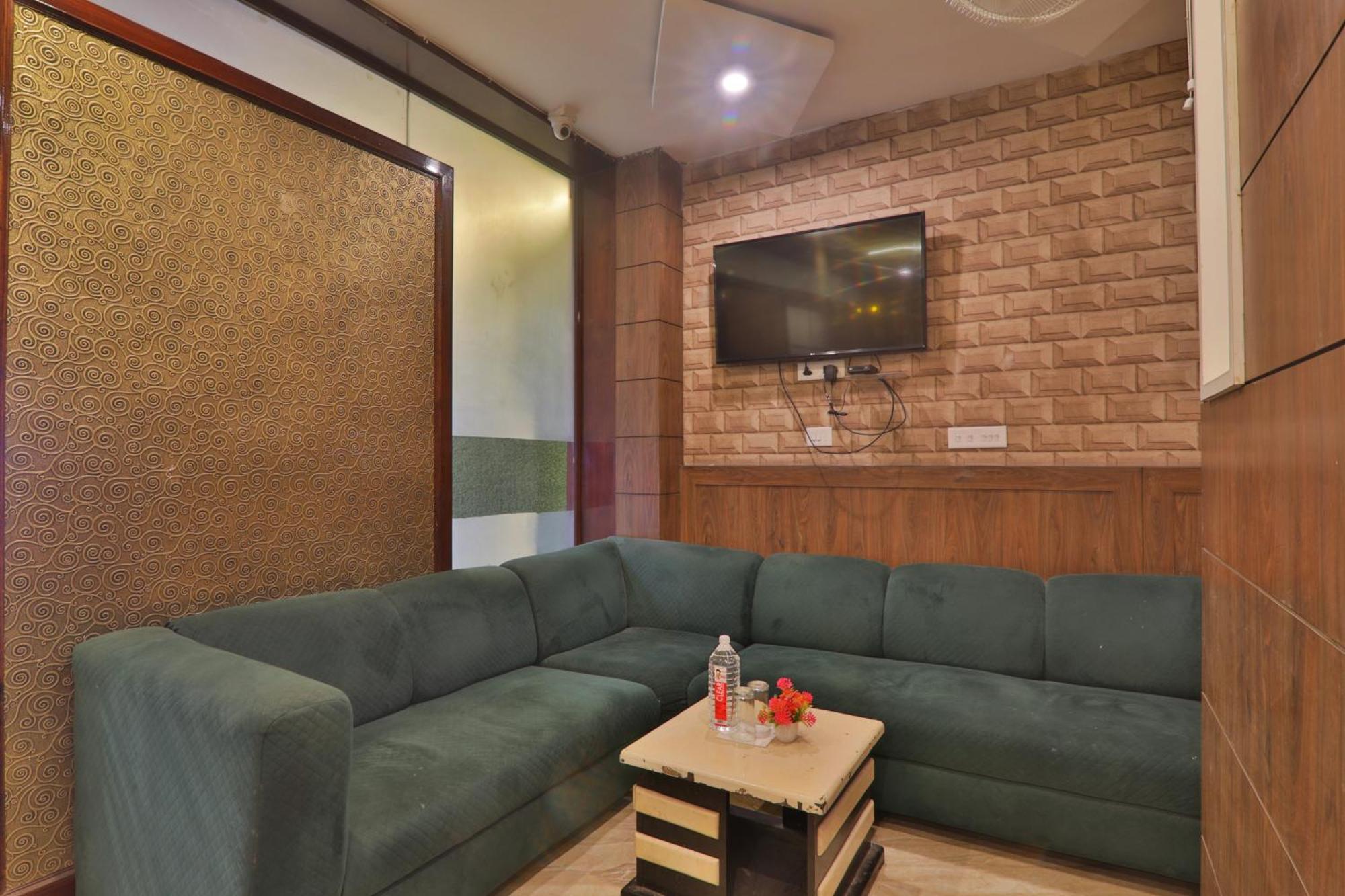 Hotel Janki Inn Sigra 2 Km From Kashi Vishwanath Dham 바라나시 외부 사진