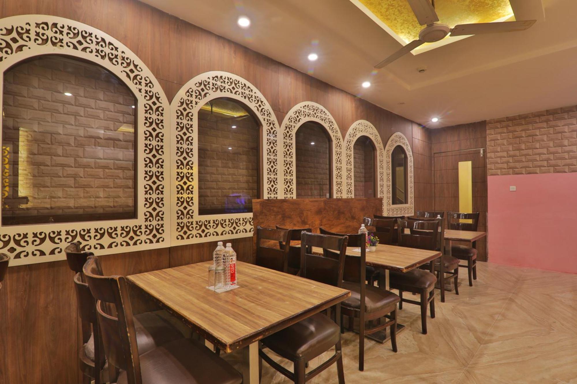 Hotel Janki Inn Sigra 2 Km From Kashi Vishwanath Dham 바라나시 외부 사진
