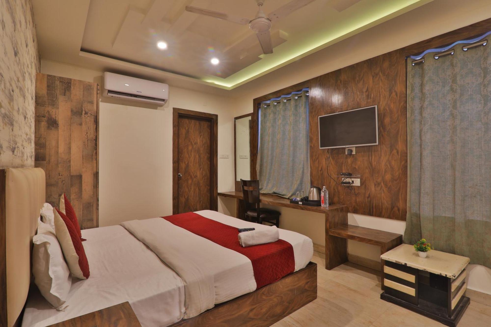 Hotel Janki Inn Sigra 2 Km From Kashi Vishwanath Dham 바라나시 외부 사진