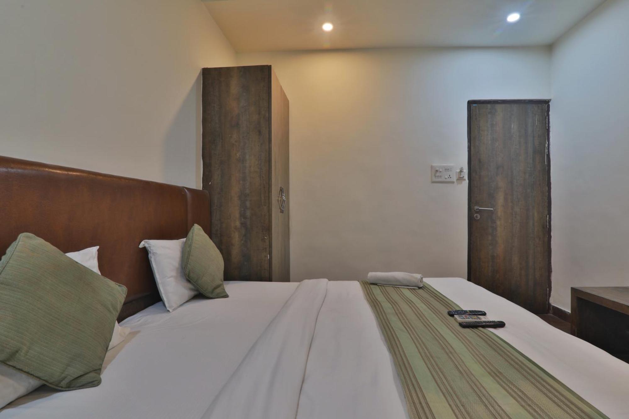 Hotel Janki Inn Sigra 2 Km From Kashi Vishwanath Dham 바라나시 외부 사진