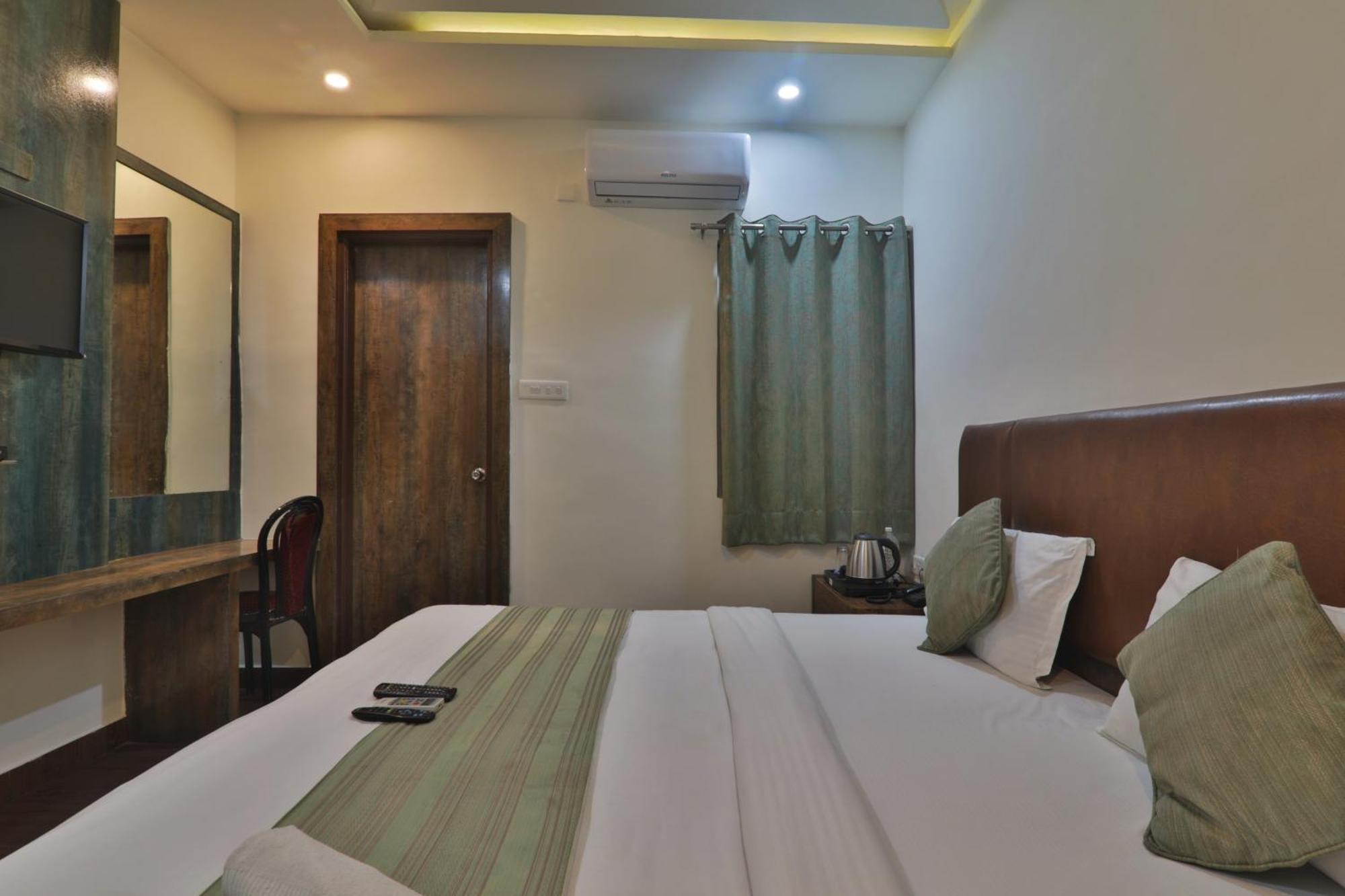 Hotel Janki Inn Sigra 2 Km From Kashi Vishwanath Dham 바라나시 외부 사진